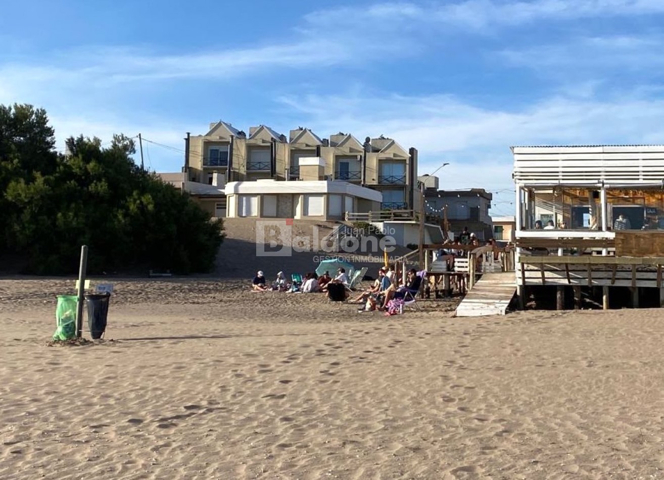 EN VENTA - DEPARTAMENTO FRENTE AL MAR - MONTE HERMOSO