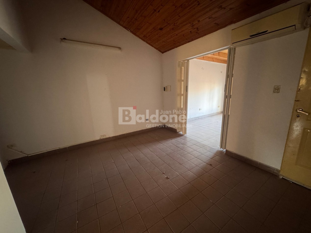 EN VENTA - AMPLIA CASA BARRIO RUCCI - GRAL. PICO - LA PAMPA