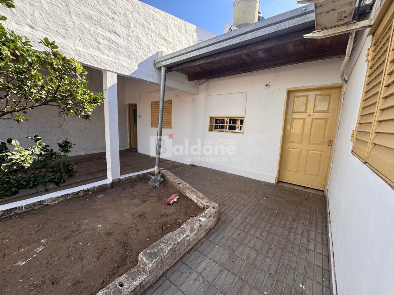 EN VENTA - AMPLIA CASA BARRIO RUCCI - GRAL. PICO - LA PAMPA