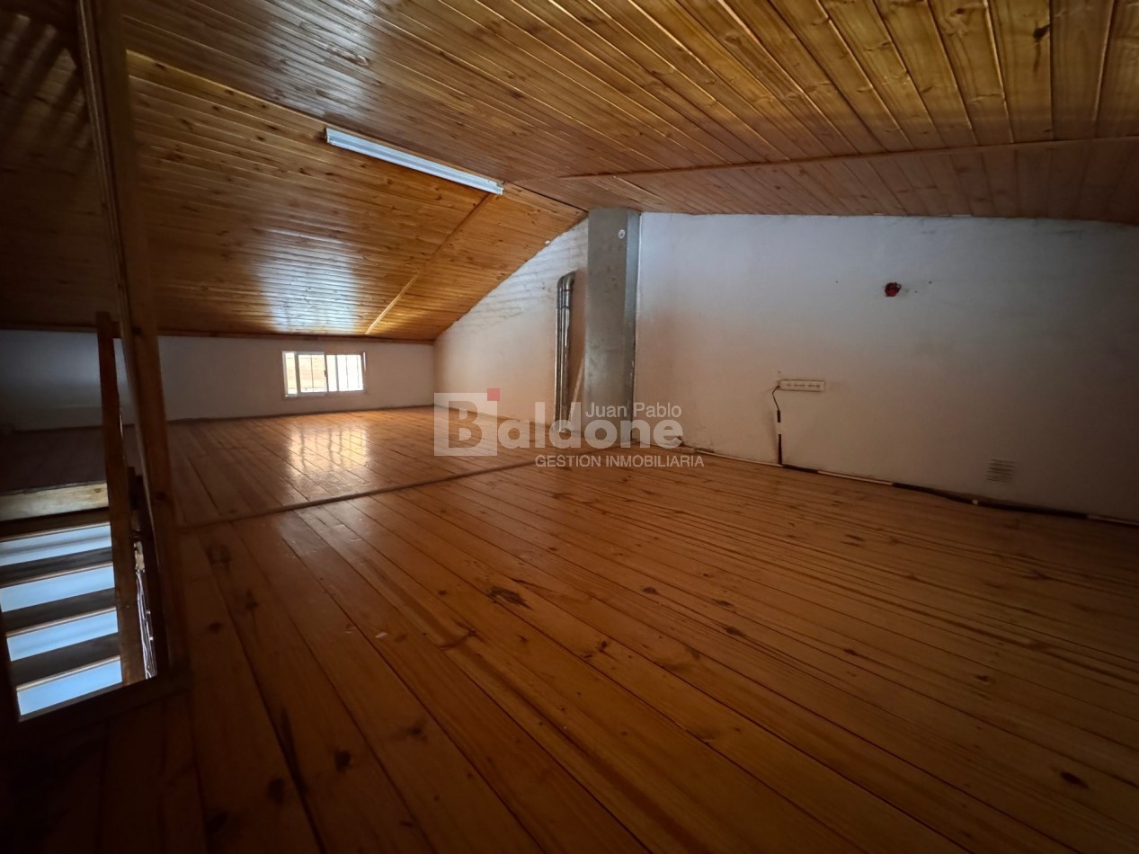 EN VENTA - AMPLIA CASA BARRIO RUCCI - GRAL. PICO - LA PAMPA