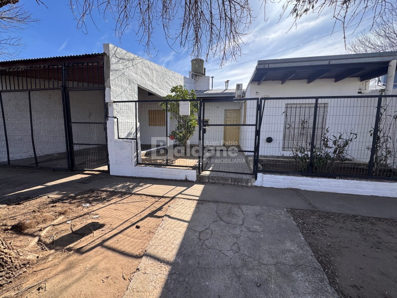 EN VENTA - AMPLIA CASA BARRIO RUCCI - GRAL. PICO - LA PAMPA