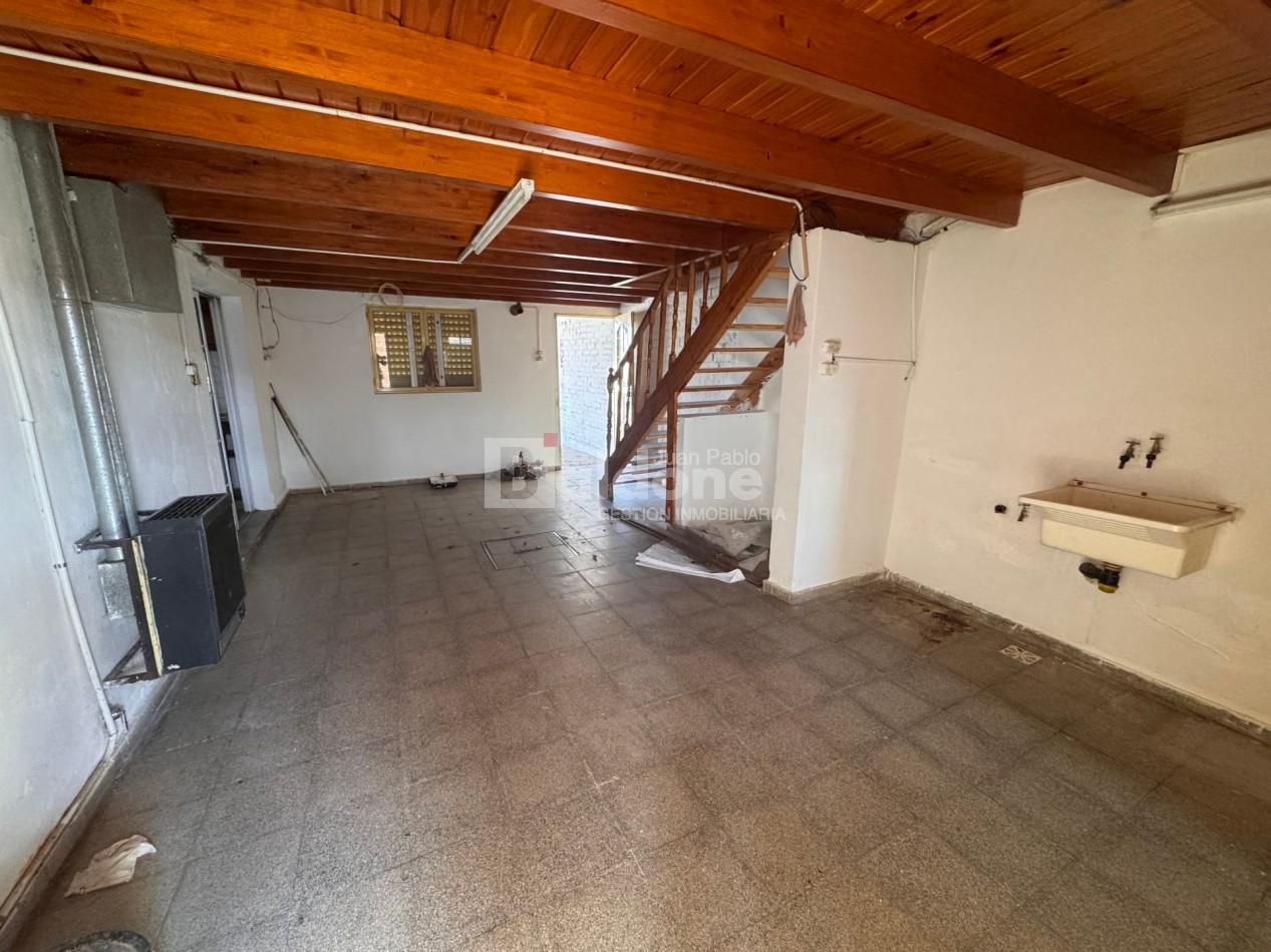 EN VENTA - AMPLIA CASA BARRIO RUCCI - GRAL. PICO - LA PAMPA