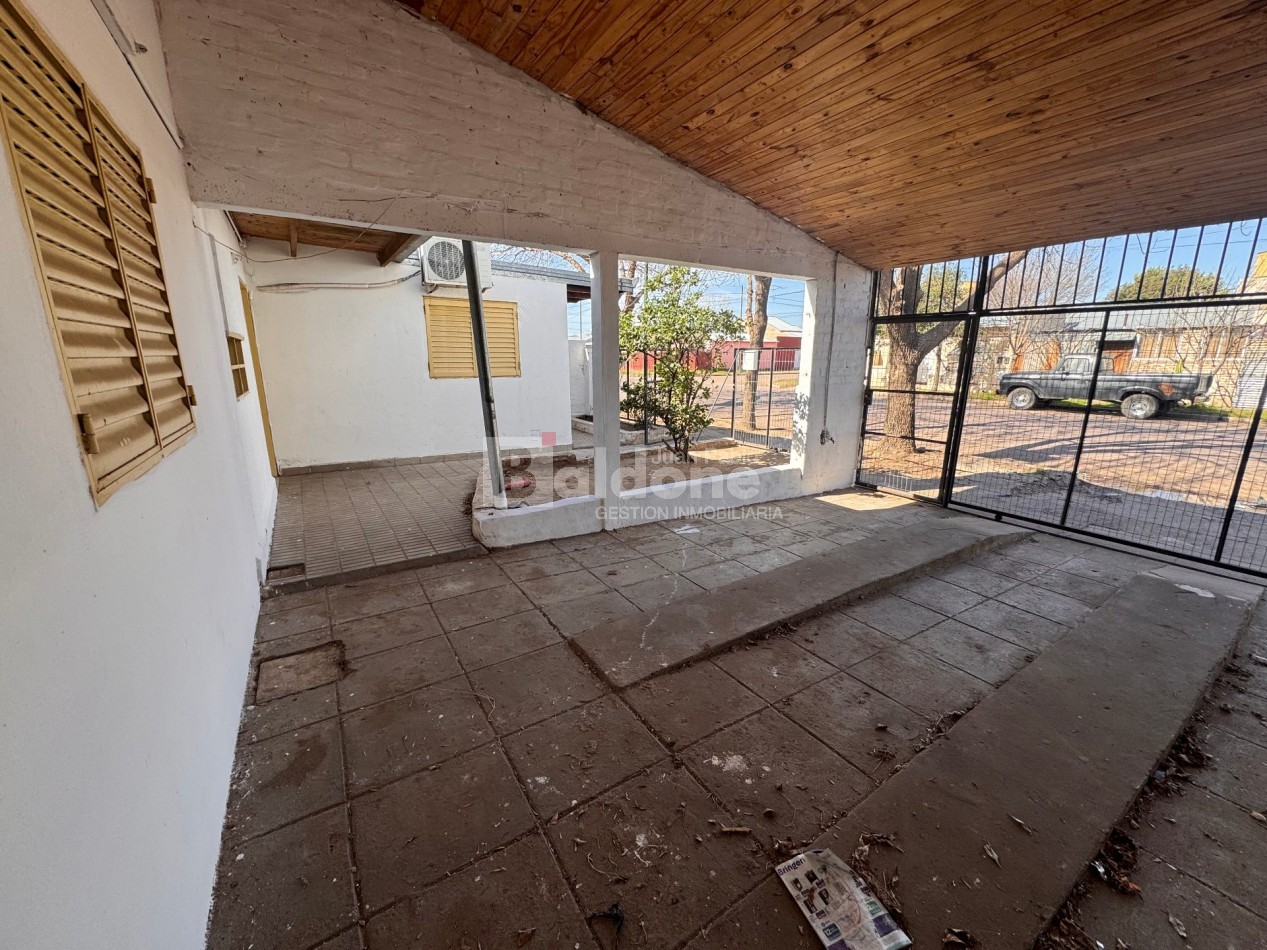 EN VENTA - AMPLIA CASA BARRIO RUCCI - GRAL. PICO - LA PAMPA