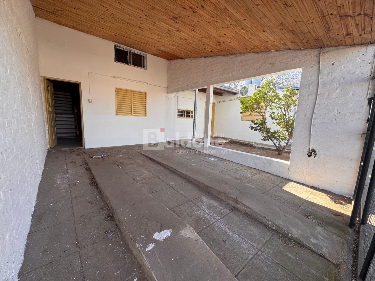 EN VENTA - AMPLIA CASA BARRIO RUCCI - GRAL. PICO - LA PAMPA
