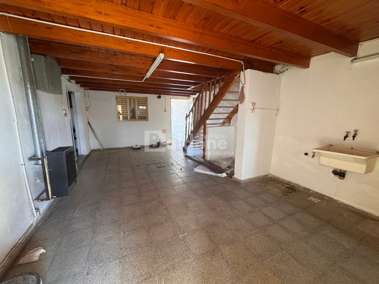 EN VENTA - AMPLIA CASA BARRIO RUCCI - GRAL. PICO - LA PAMPA