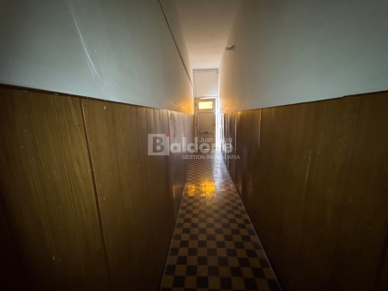 EN VENTA - OPORTUNIDAD MULTIRRENTA - 2 LOCALES + CASA CENTRICA - GRAL.PICO