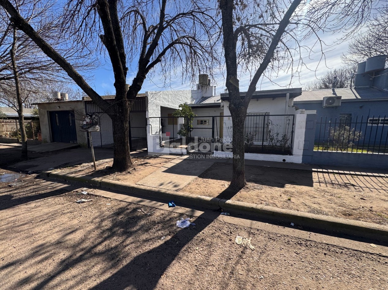 EN VENTA - AMPLIA CASA BARRIO RUCCI - GRAL. PICO - LA PAMPA