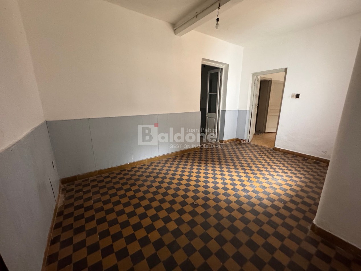 EN VENTA - OPORTUNIDAD MULTIRRENTA - 2 LOCALES + CASA CENTRICA - GRAL.PICO