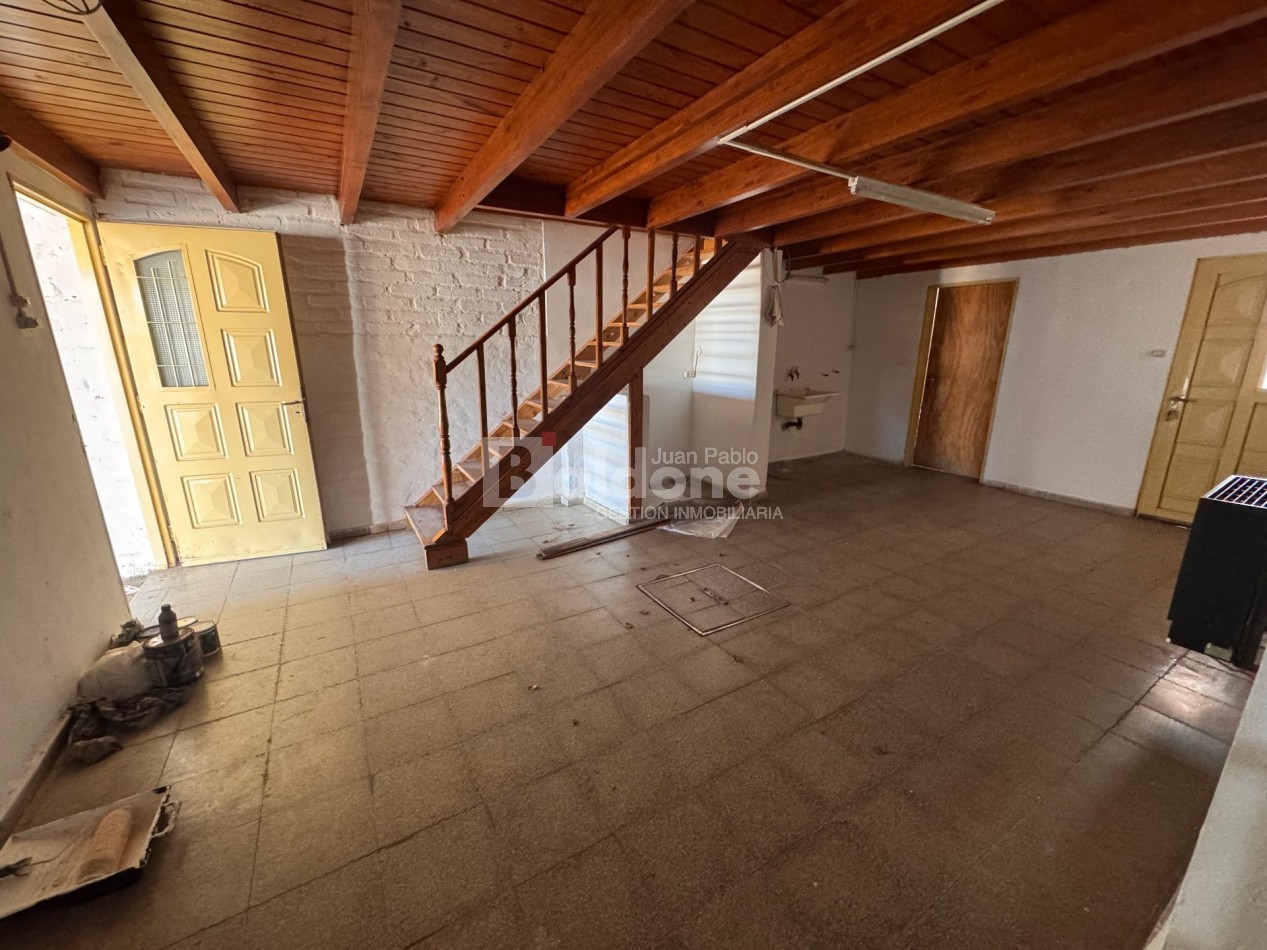 EN VENTA - AMPLIA CASA BARRIO RUCCI - GRAL. PICO - LA PAMPA