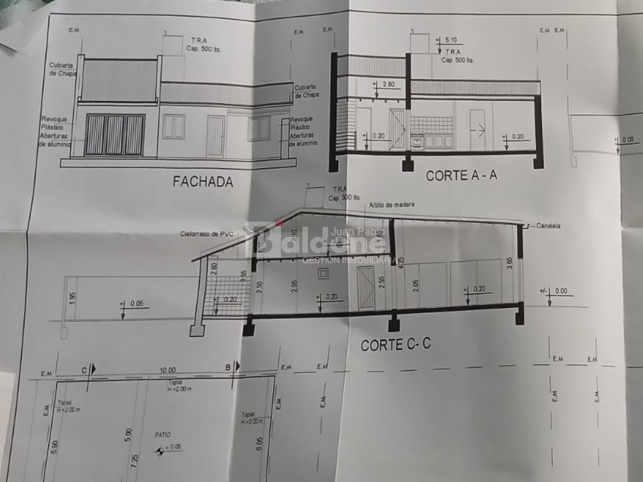 EN VENTA - AMPLIA CASA BARRIO RUCCI - GRAL. PICO - LA PAMPA