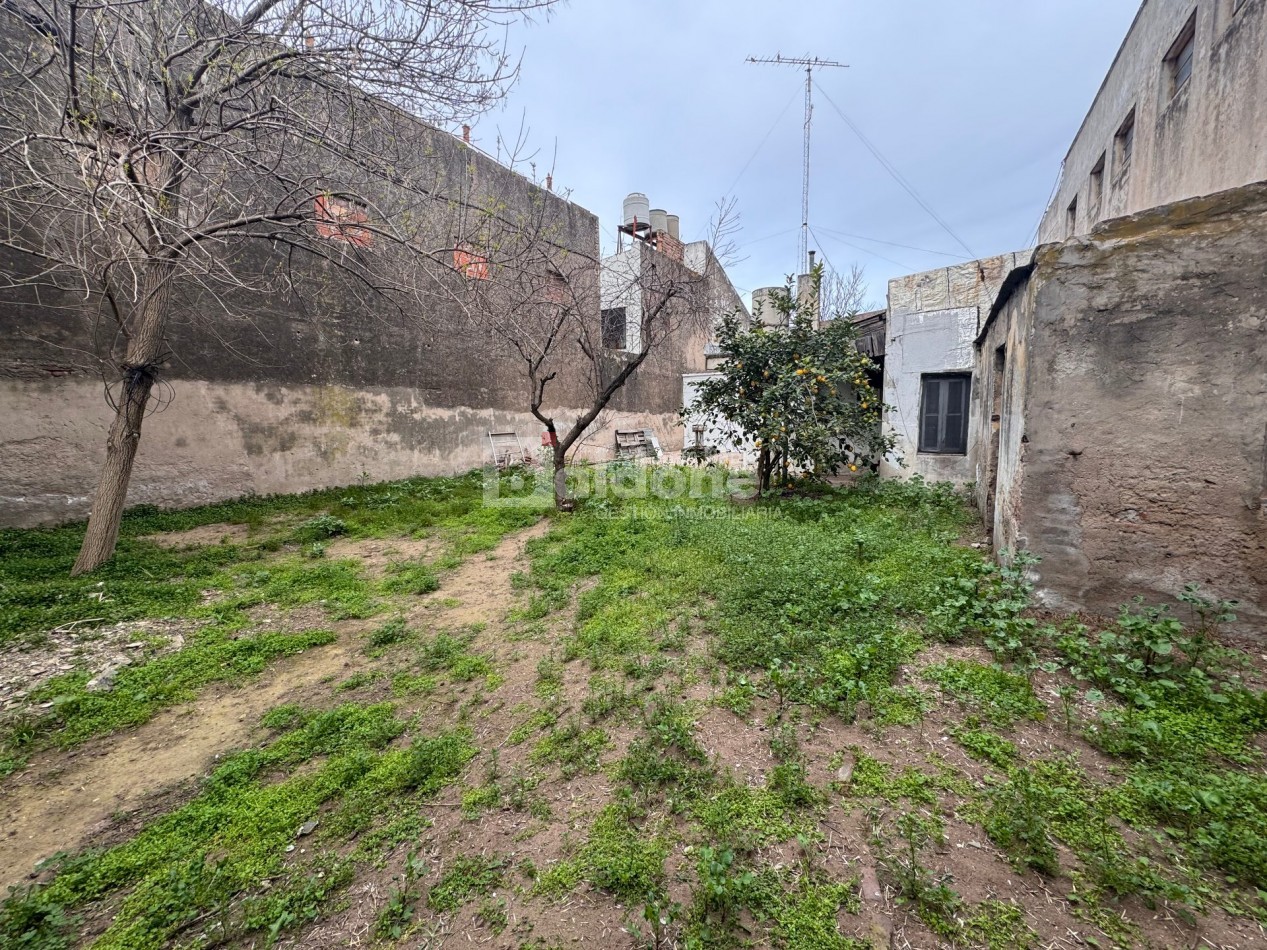 EN VENTA - OPORTUNIDAD MULTIRRENTA - 2 LOCALES + CASA CENTRICA - GRAL.PICO