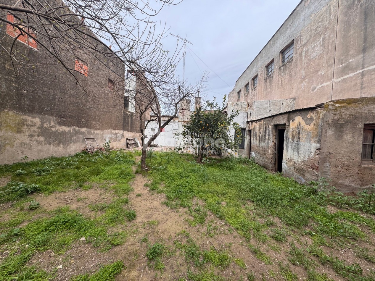 EN VENTA - OPORTUNIDAD MULTIRRENTA - 2 LOCALES + CASA CENTRICA - GRAL.PICO