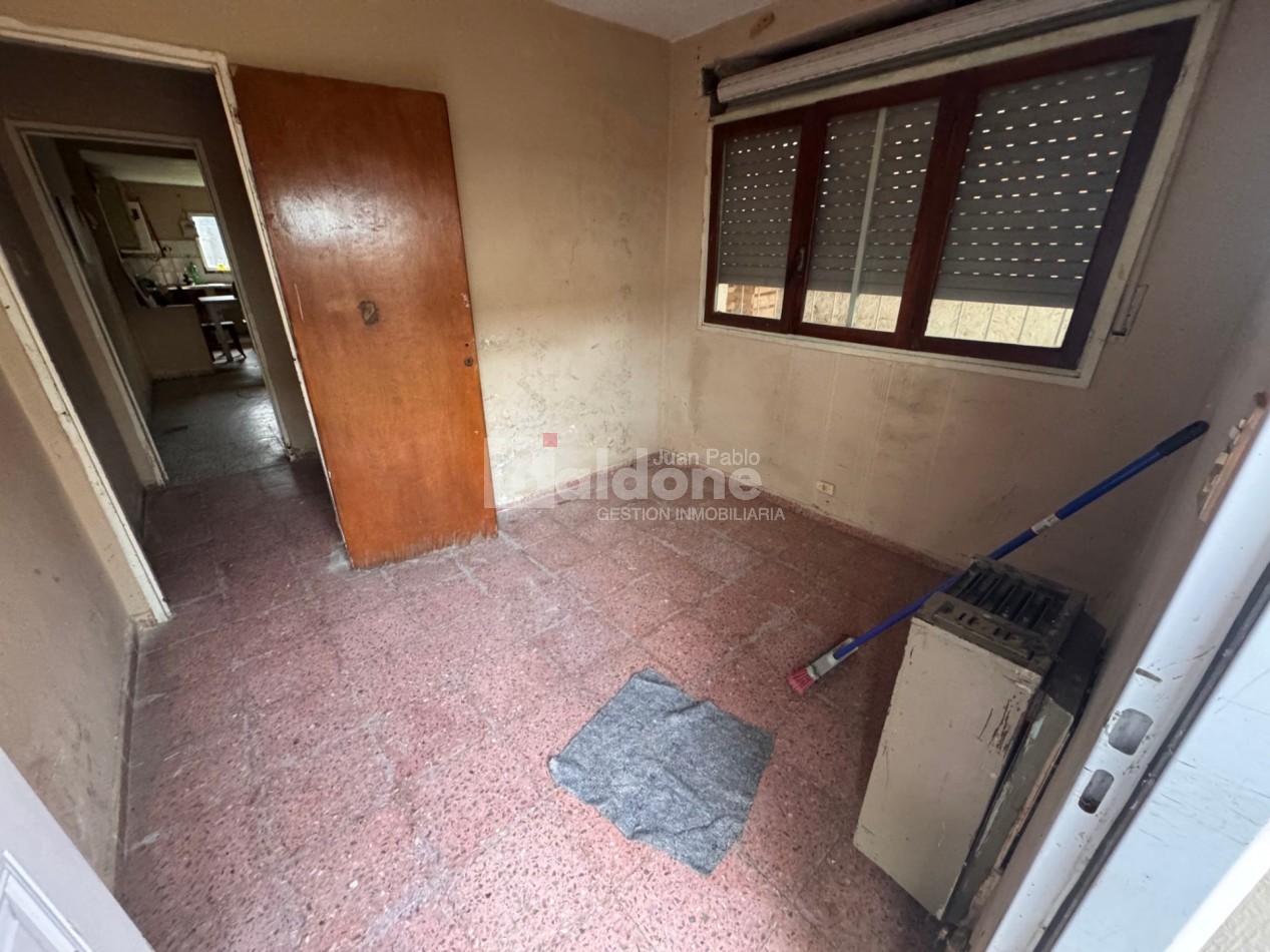 Casa con departamento en venta - Calle 24 e/ 21 y vias - General Pico, La Pampa