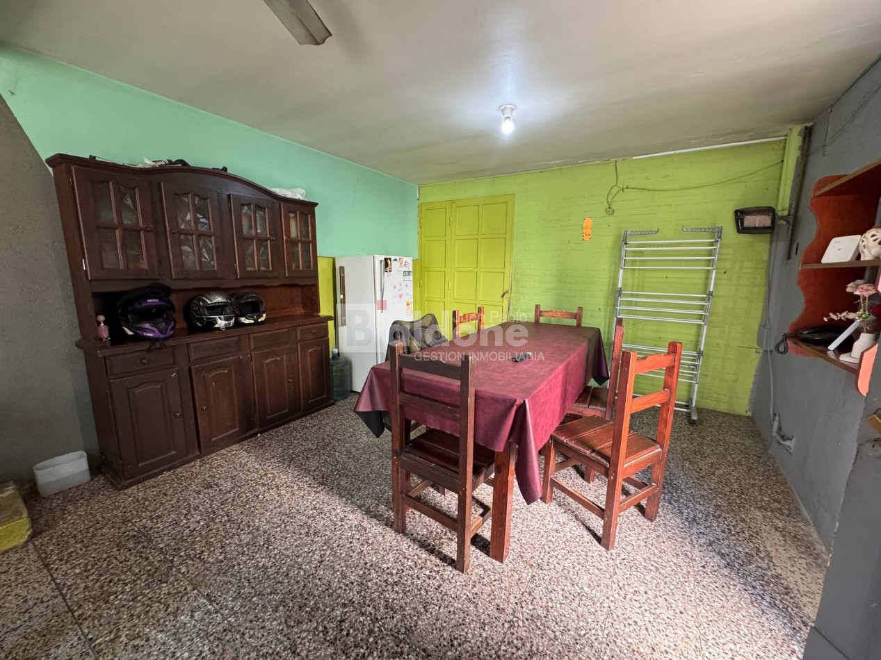 EN VENTA - CASA + LOCAL COMERCIAL - CALLE 2 E/ 101 Y 103 - GRAL. PICO
