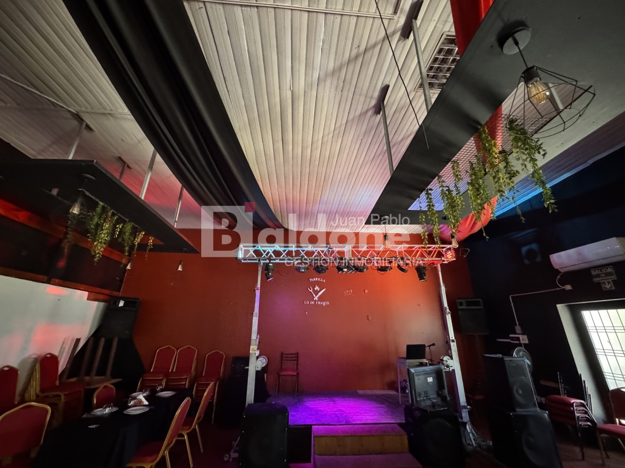 EN VENTA - SALON COMERCIAL - CALLE 25 e/ AVDA Y 16 - GRAL. PICO