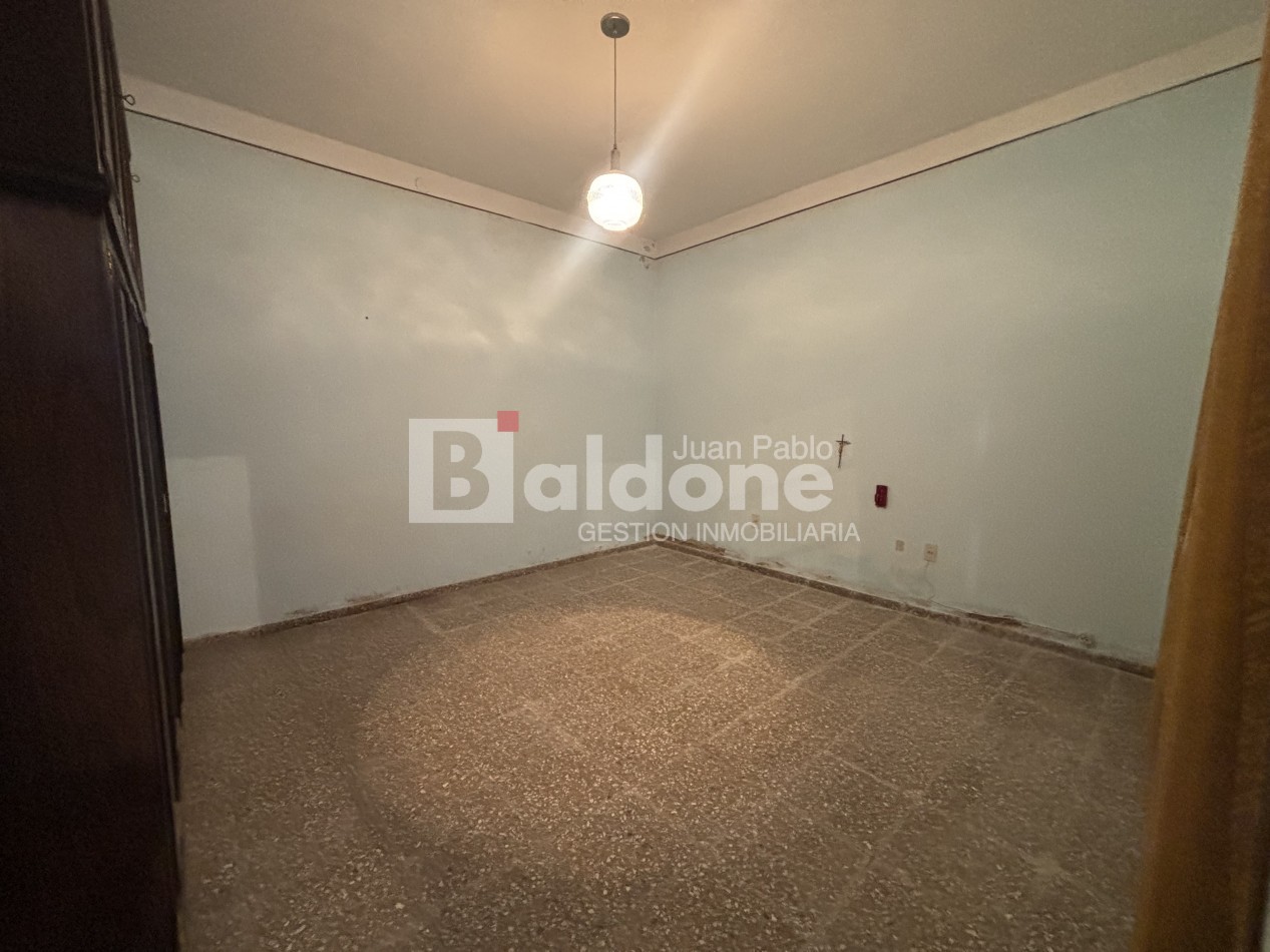 EN VENTA CASA + LOCAL COMERCIAL - CALLE 26 E/ 1 Y 3 - GRAL. PICO - LA PAMPA
