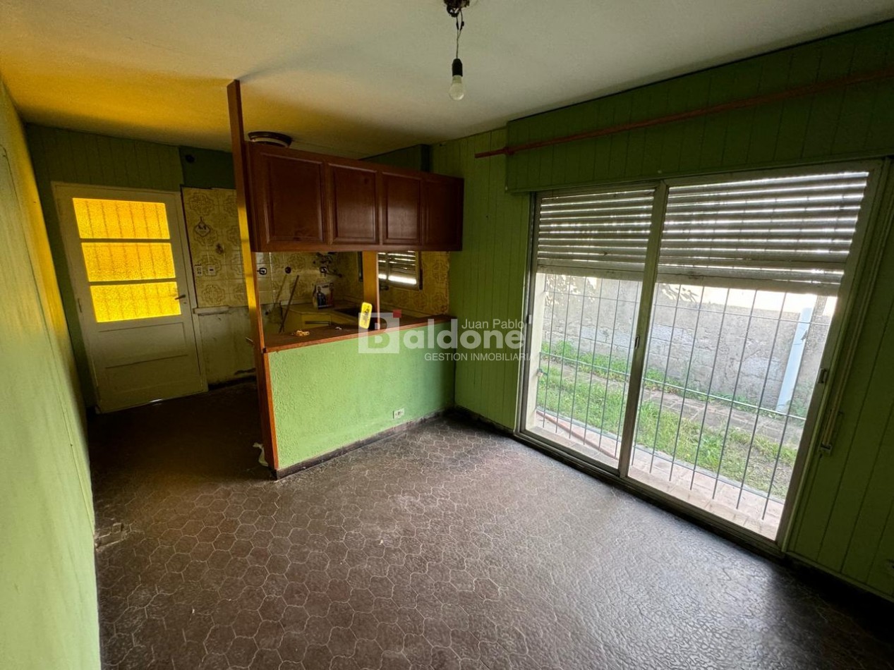 EN VENTA CASA + GALPON - CALLE 5 E/ 10 Y 8 - GRAL. PICO - LA PAMPA