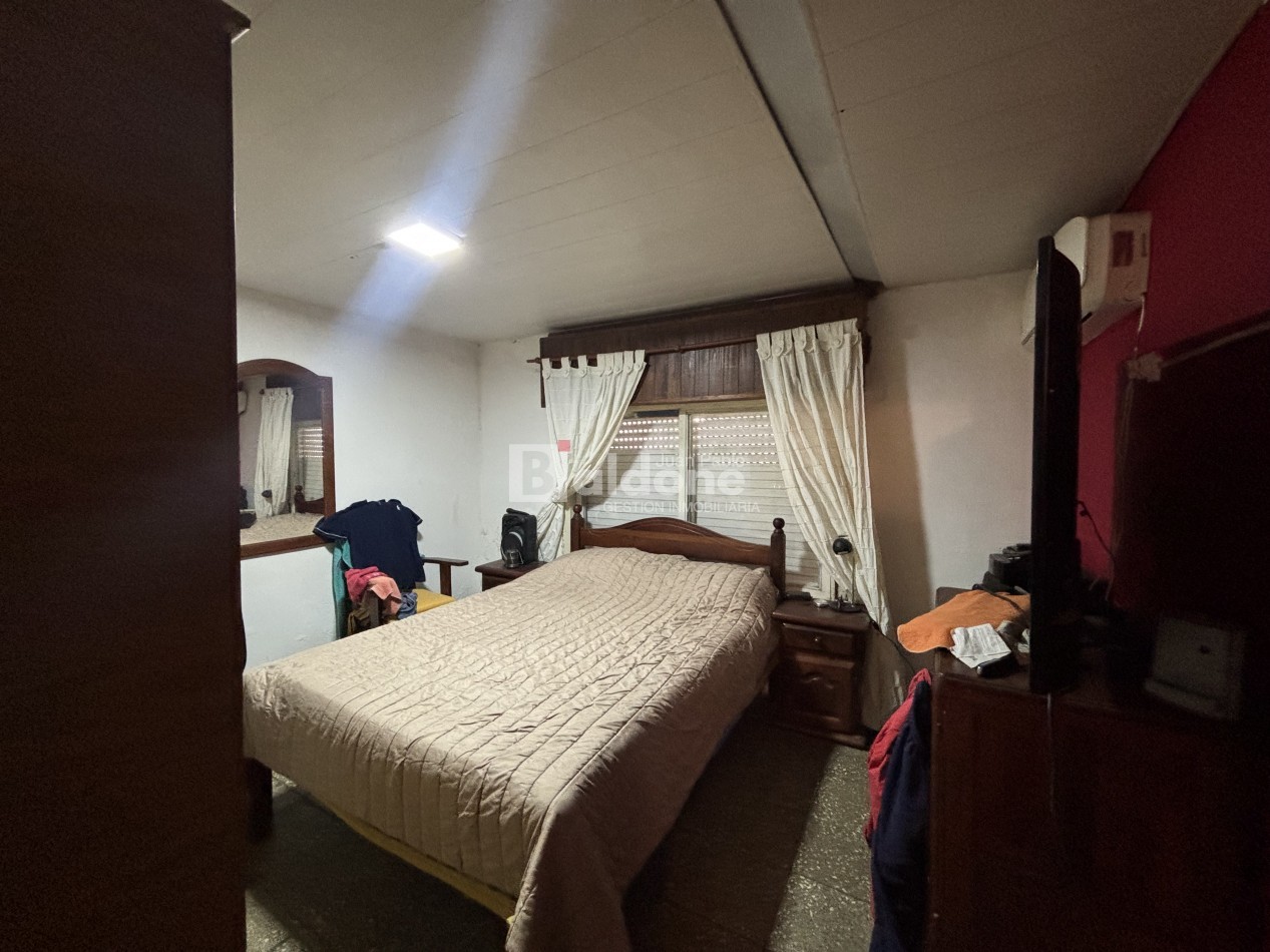 EN VENTA CASA EN CALLE 6 E/ 25 Y 27 - GRAL. PICO 