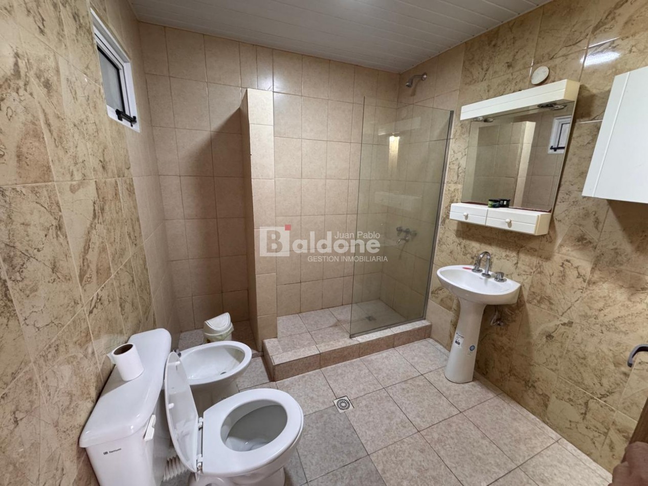 EN VENTA - MUY AMPLIA CASA BARRIO RUCCI - GRAL. PICO - LA PAMPA