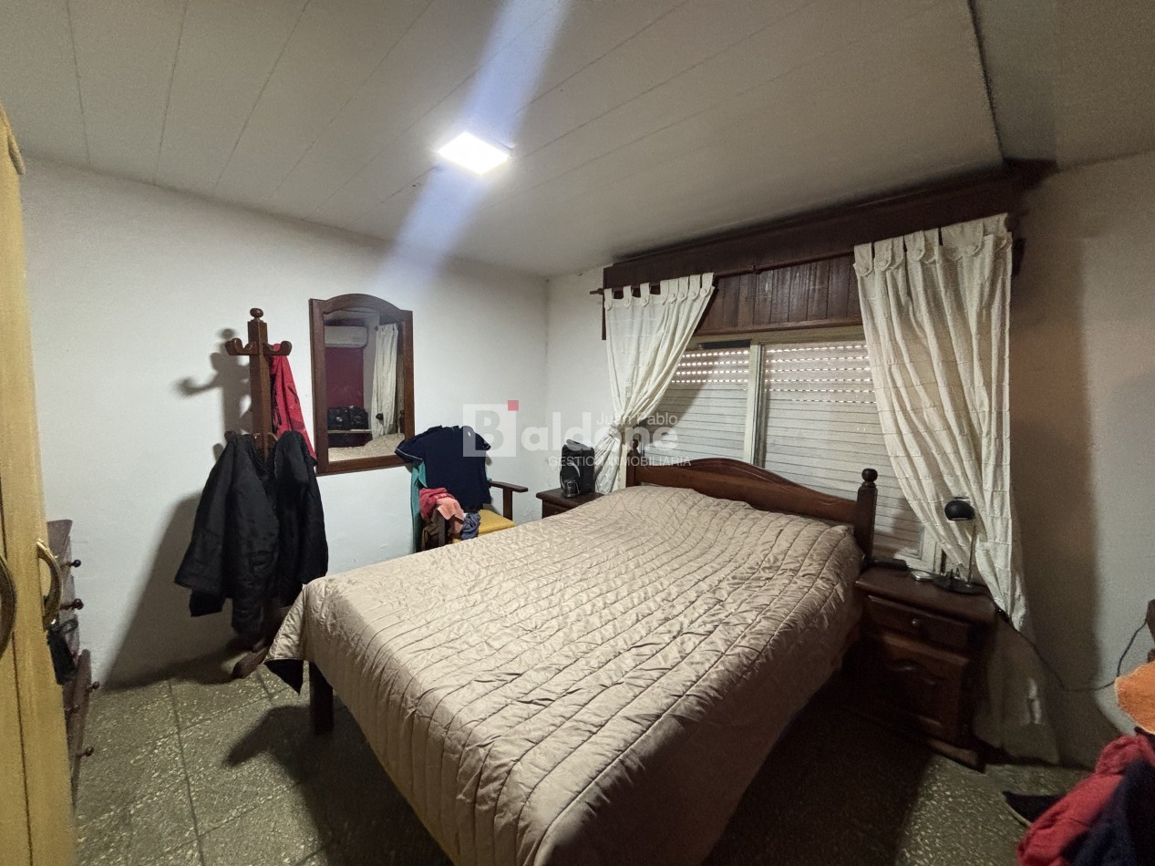 EN VENTA CASA EN CALLE 6 E/ 25 Y 27 - GRAL. PICO 