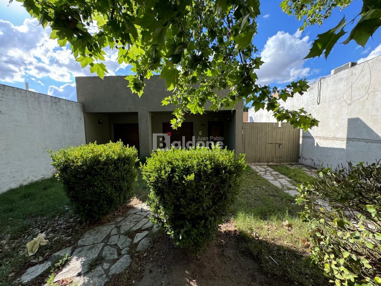 EN VENTA CASA + GALPON - CALLE 5 E/ 10 Y 8 - GRAL. PICO - LA PAMPA