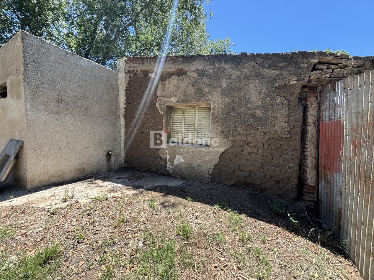 EN VENTA - CASA CON AMPLIO TERRENO - MONTE NIEVAS - LA PAMPA 