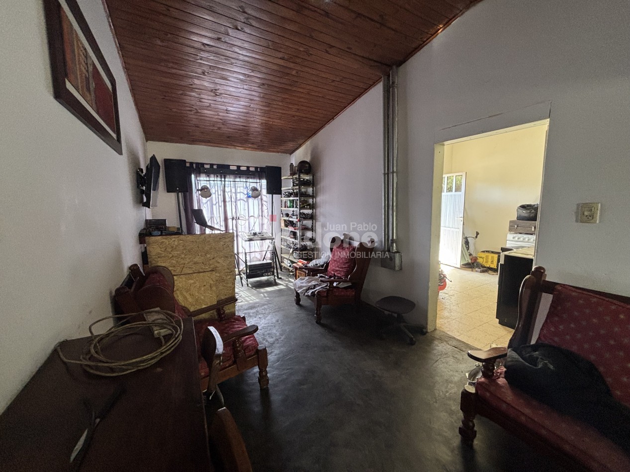 EN VENTA CASA EN CALLE 6 E/ 25 Y 27 - GRAL. PICO 