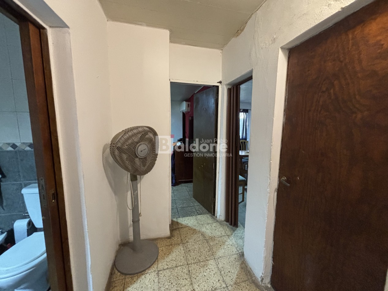 EN VENTA CASA EN CALLE 6 E/ 25 Y 27 - GRAL. PICO 