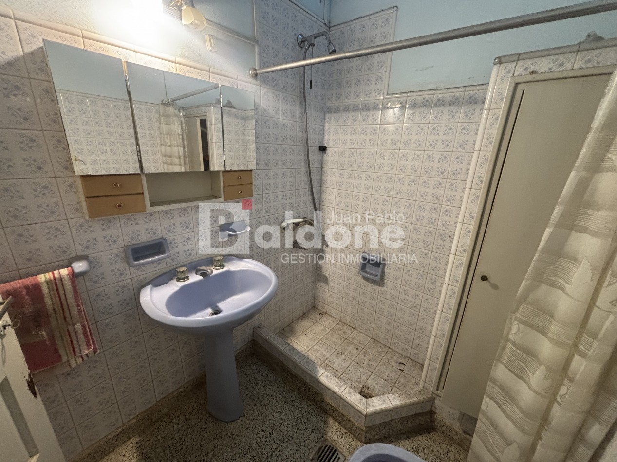 EN VENTA CASA + LOCAL COMERCIAL - CALLE 26 E/ 1 Y 3 - GRAL. PICO - LA PAMPA