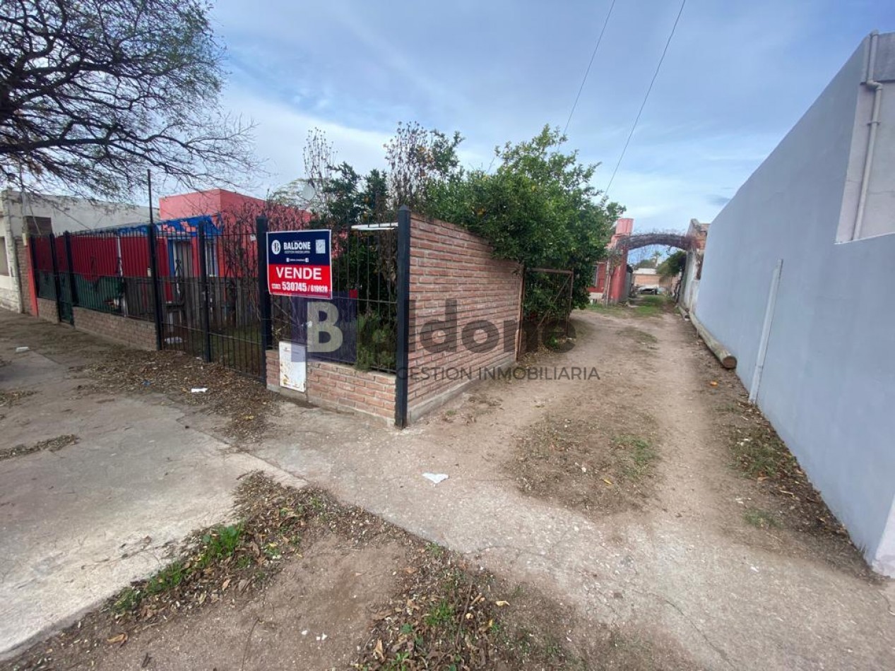 VENTA - CASA + DEPARTAMENTOS CALLE 1 E/ 38 Y 36 - GRAL. PICO