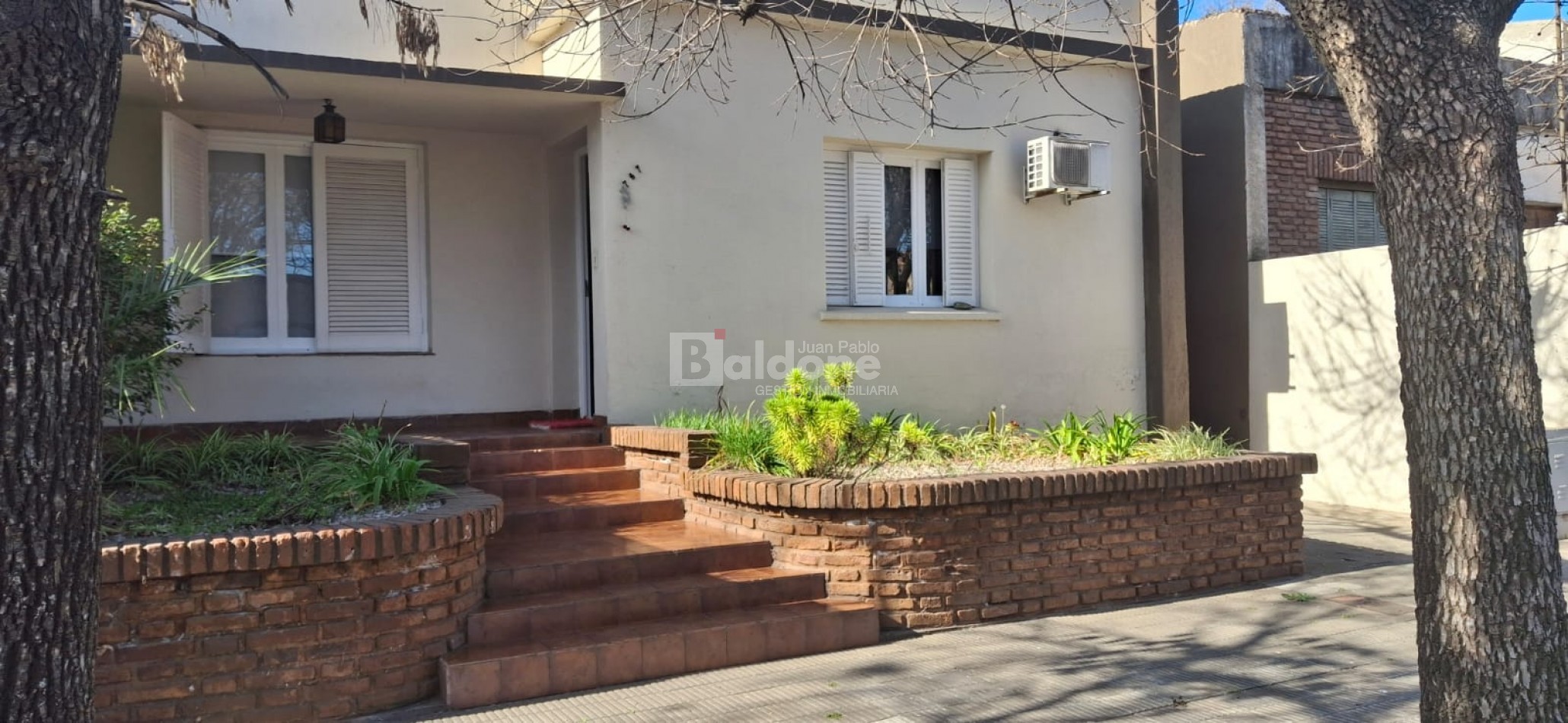 CASA EN VENTA - CALLE 25 E/ AVDA Y 16 - GRAL. PICO - LA PAMPA