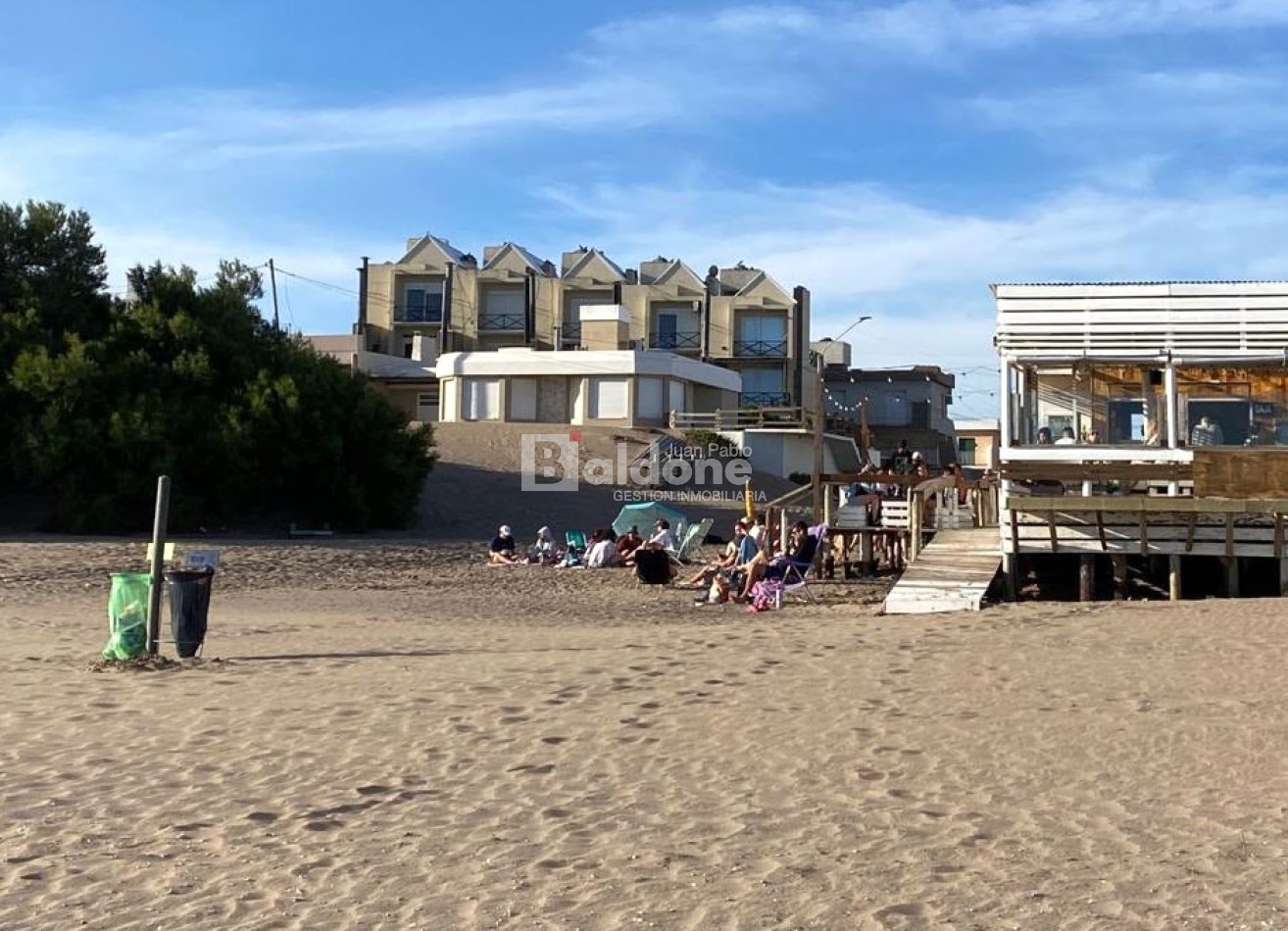 EN VENTA - DEPARTAMENTO FRENTE AL MAR - MONTE HERMOSO