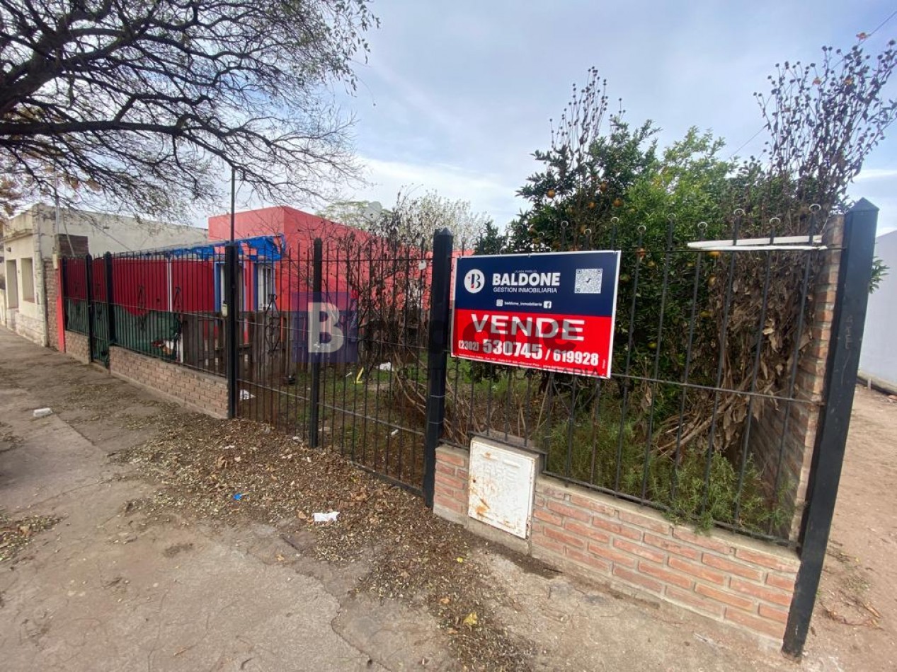 VENTA - CASA + DEPARTAMENTOS CALLE 1 E/ 38 Y 36 - GRAL. PICO