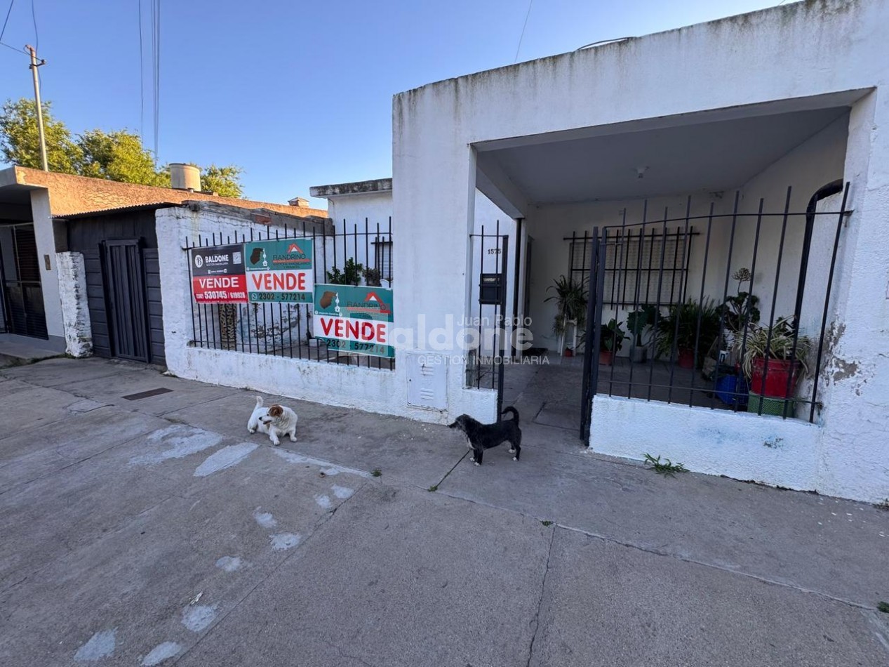 EN VENTA - CASA CALLE 102 E/ 33 Y 35 - GRAL. PICO - LA PAMPA