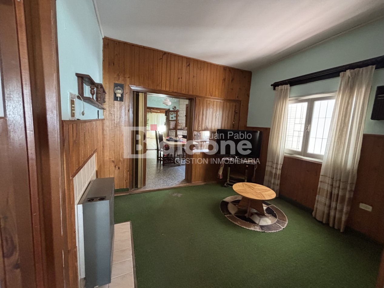 ALQUILER - CASA CALLE 102 E/ 15 Y 17 - GRAL. PICO