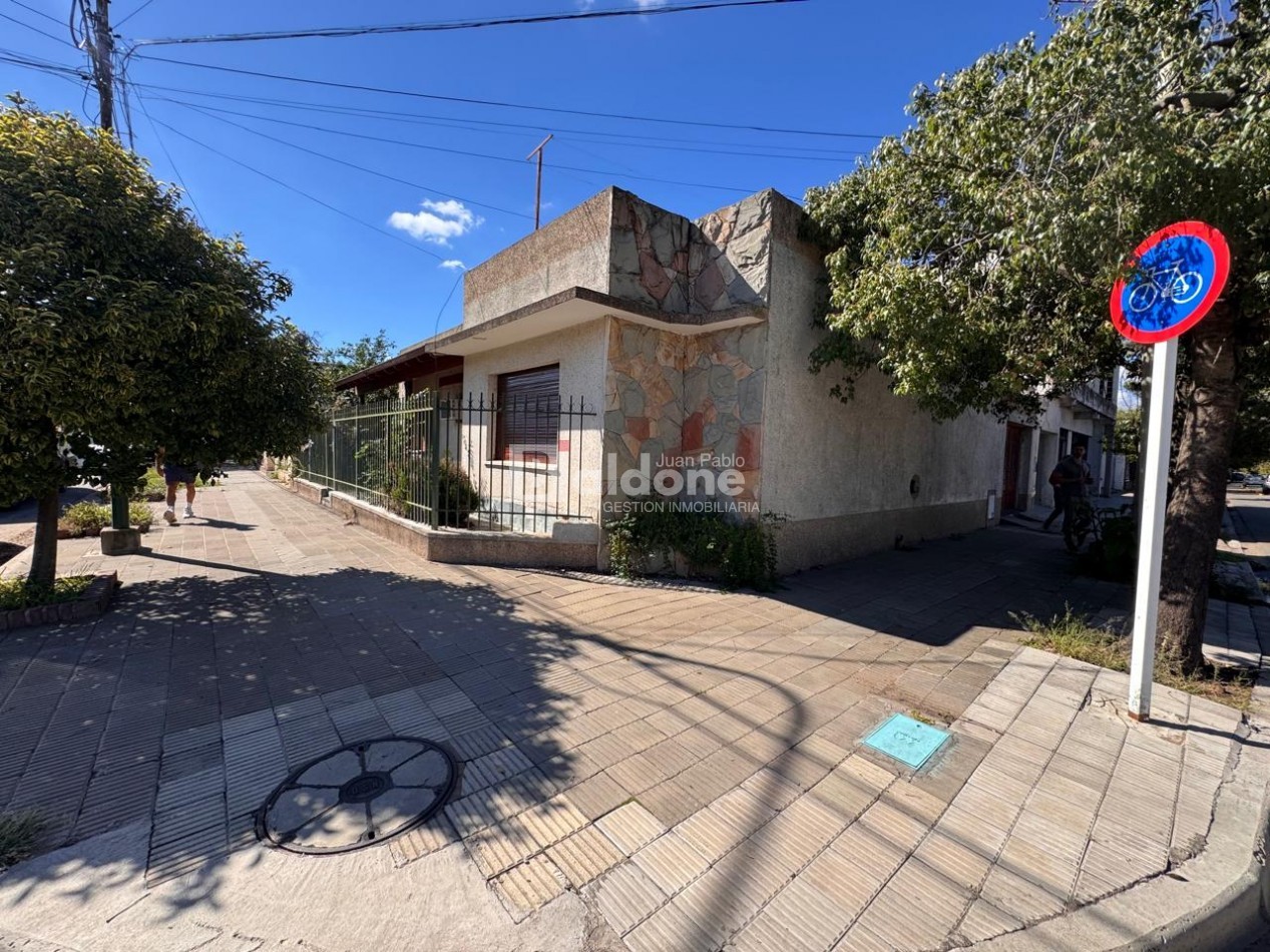 EN VENTA - CASA EN ESQUINA . CALLE 3 ESQ. 12 - GRAL. PICO - LA PAMPA