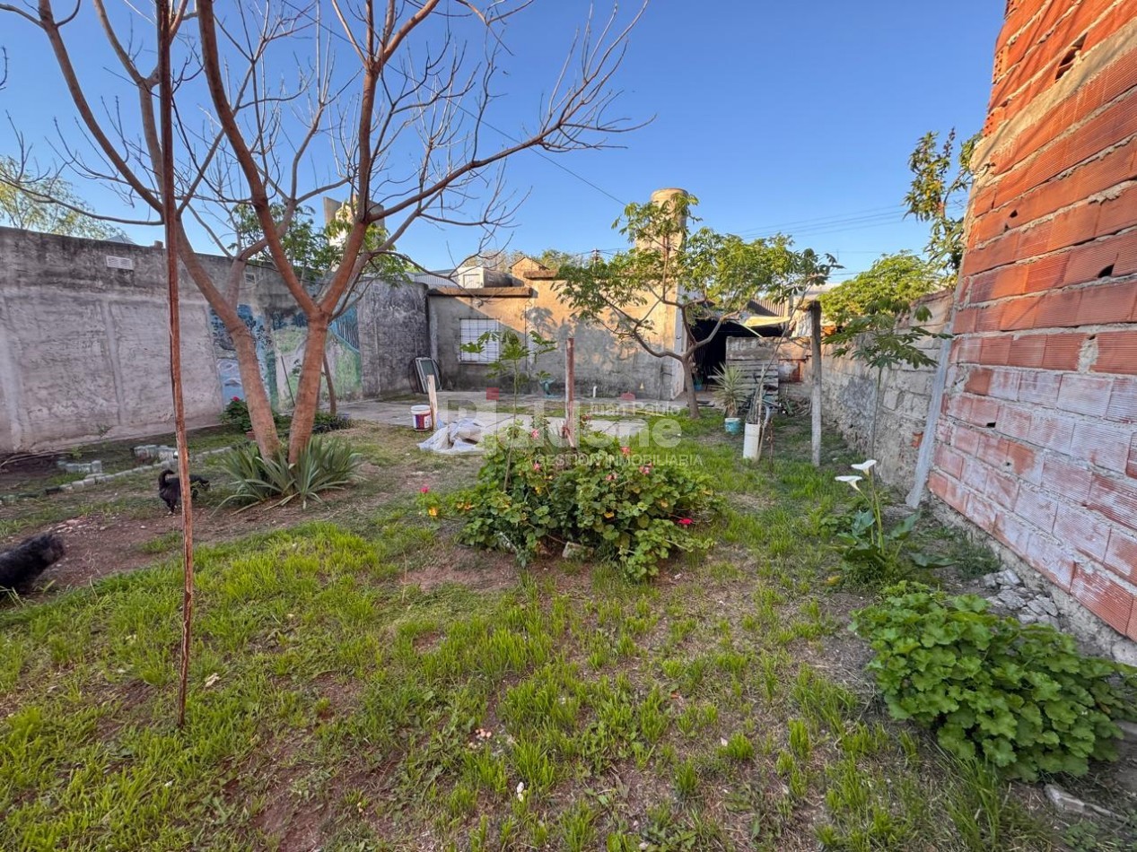 EN VENTA - CASA CALLE 102 E/ 33 Y 35 - GRAL. PICO - LA PAMPA