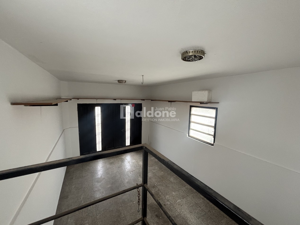 CASA EN VENTA EN SANTA ROSA LA PAMPA - MUY BUENA UBICACION