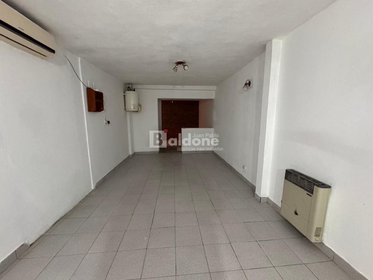 EN VENTA - MUY AMPLIA CASA BARRIO RUCCI - GRAL. PICO - LA PAMPA