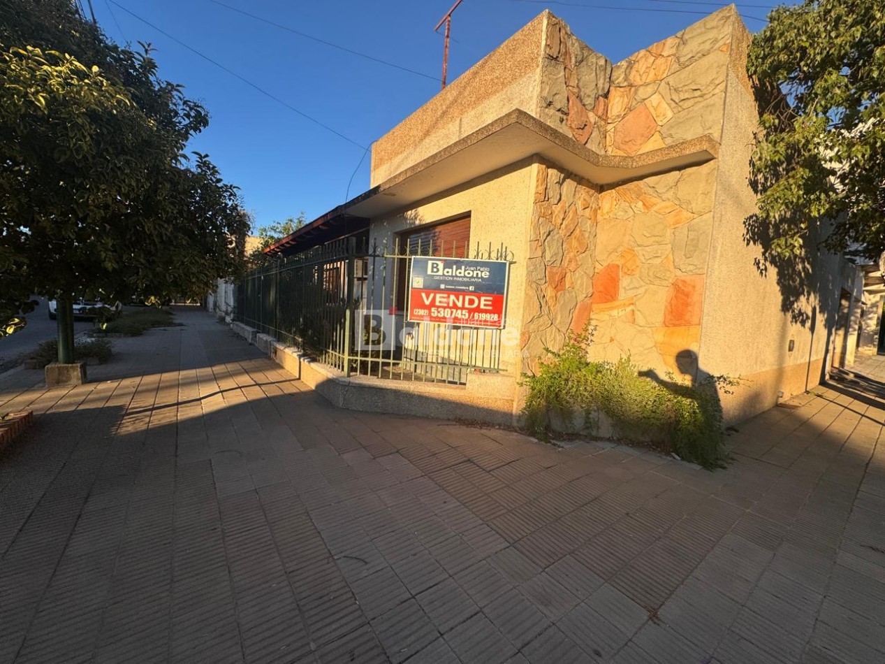 EN VENTA - CASA EN ESQUINA . CALLE 3 ESQ. 12 - GRAL. PICO - LA PAMPA