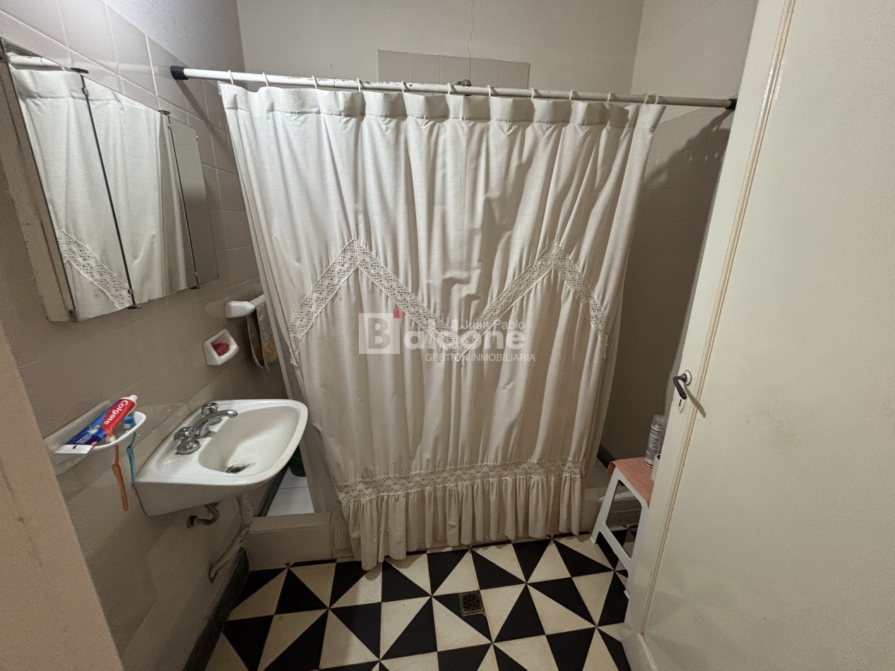 ALQUILER - CASA CALLE 22 E/ 9 Y 11 - GRAL. PICO