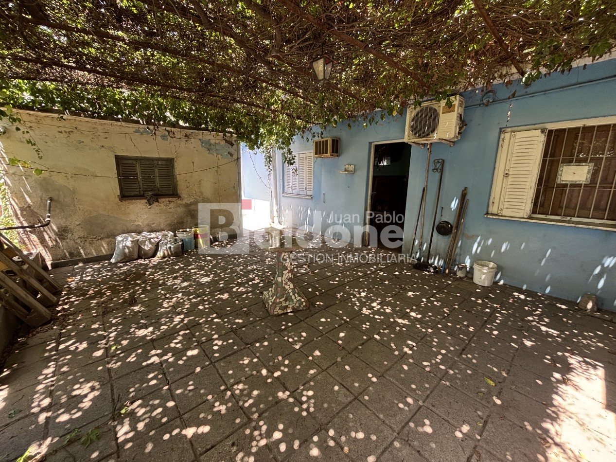 EN VENTA - CASA + TALLER - CALLE 25 ESQ. 2 - GRAL. PICO - LA PAMPA