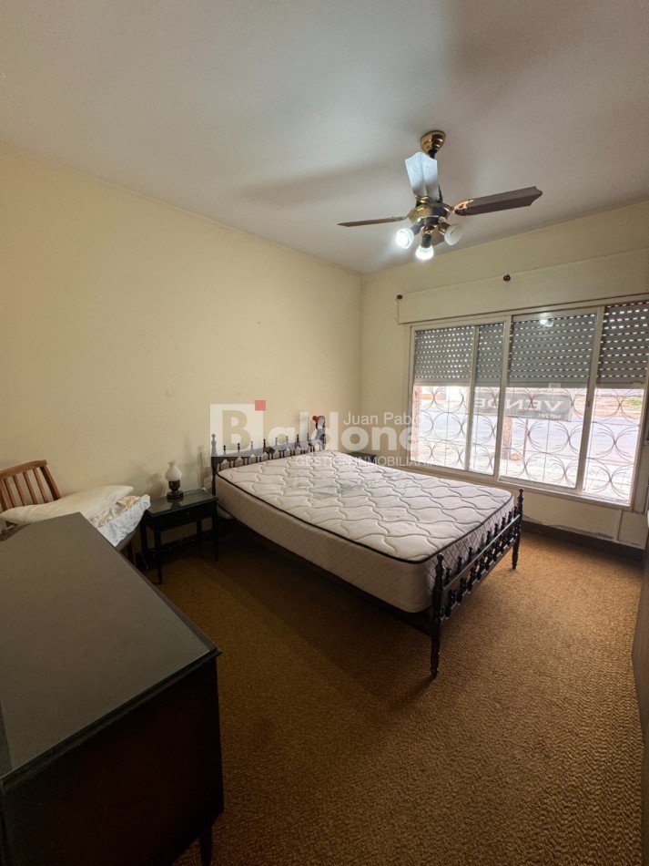 EN VENTA - AMPLIA CASA - CALLE 3 ENTRE 26 Y 28 -GRAL. PICO - LA PAMPA