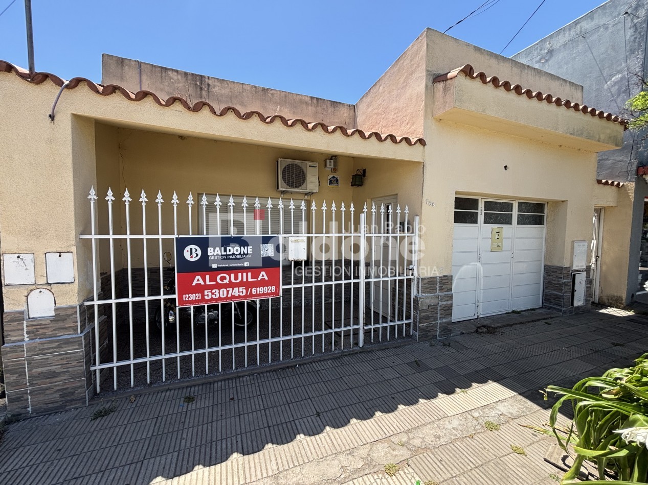 ALQUILER - CASA CALLE 102 E/ 15 Y 17 - GRAL. PICO