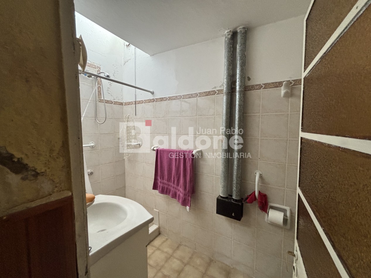 ALQUILER - CASA CALLE 102 E/ 15 Y 17 - GRAL. PICO