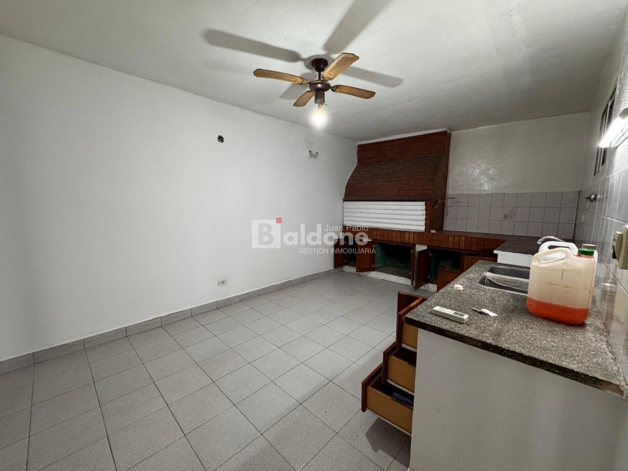 EN VENTA - MUY AMPLIA CASA BARRIO RUCCI - GRAL. PICO - LA PAMPA