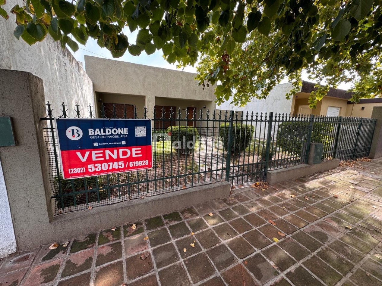 EN VENTA CASA + GALPON - CALLE 5 E/ 10 Y 8 - GRAL. PICO - LA PAMPA