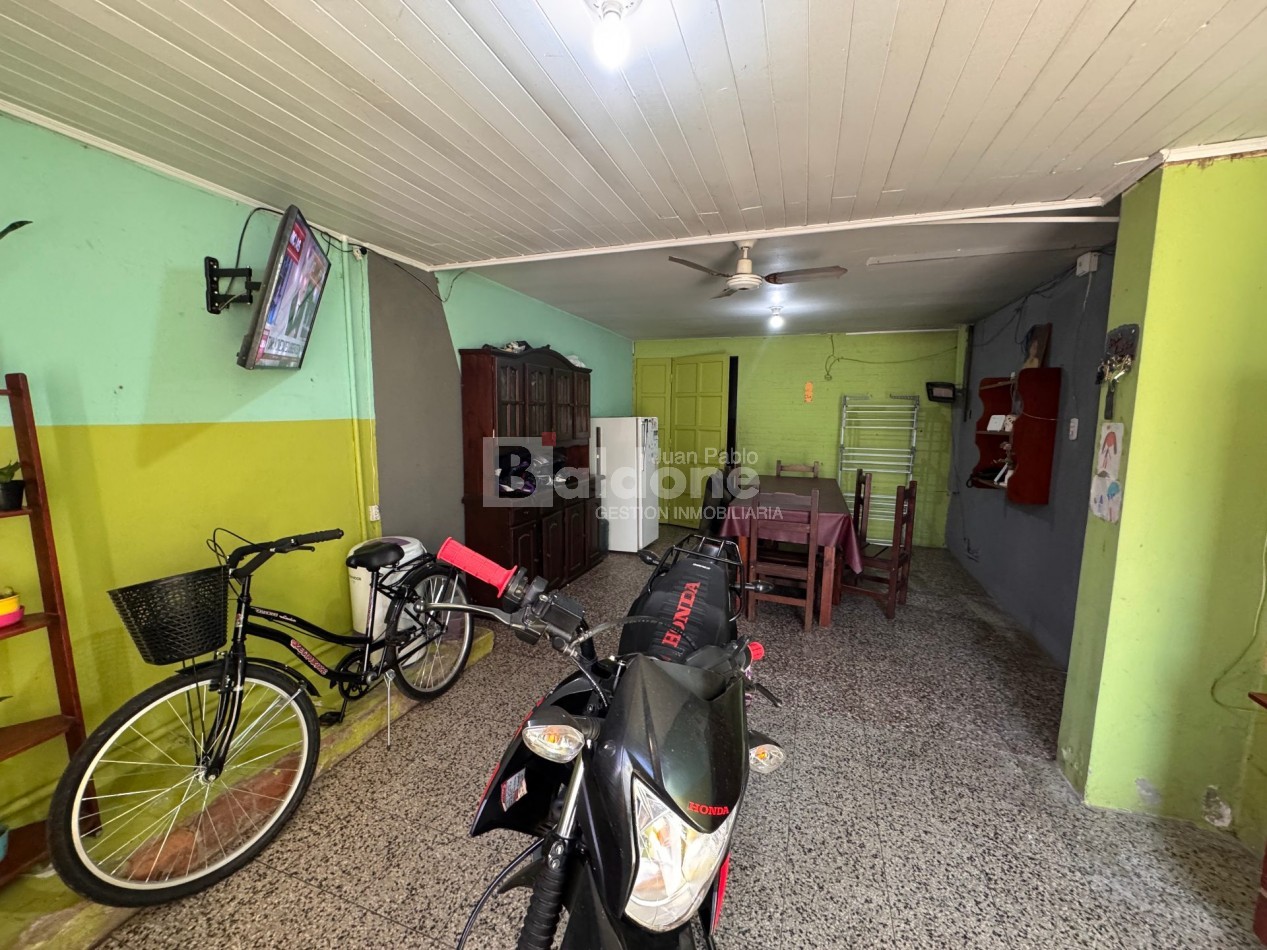 EN VENTA - CASA + LOCAL COMERCIAL - CALLE 2 E/ 101 Y 103 - GRAL. PICO