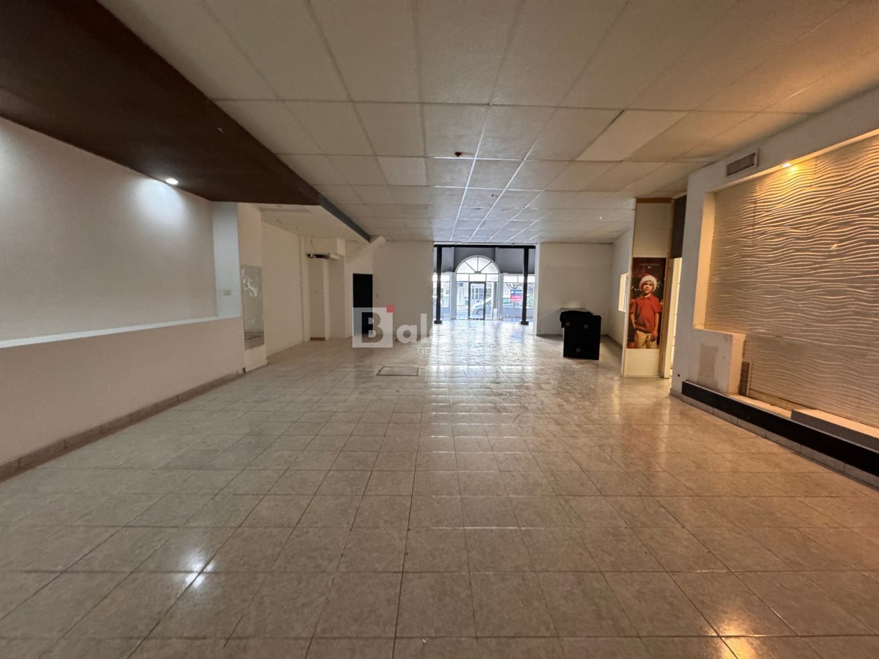 ALQUILER - LOCAL COMERCIAL CENTRICO - CALLE 20 E/ 13 Y 15 - GRAL. PICO - LA PAMPA