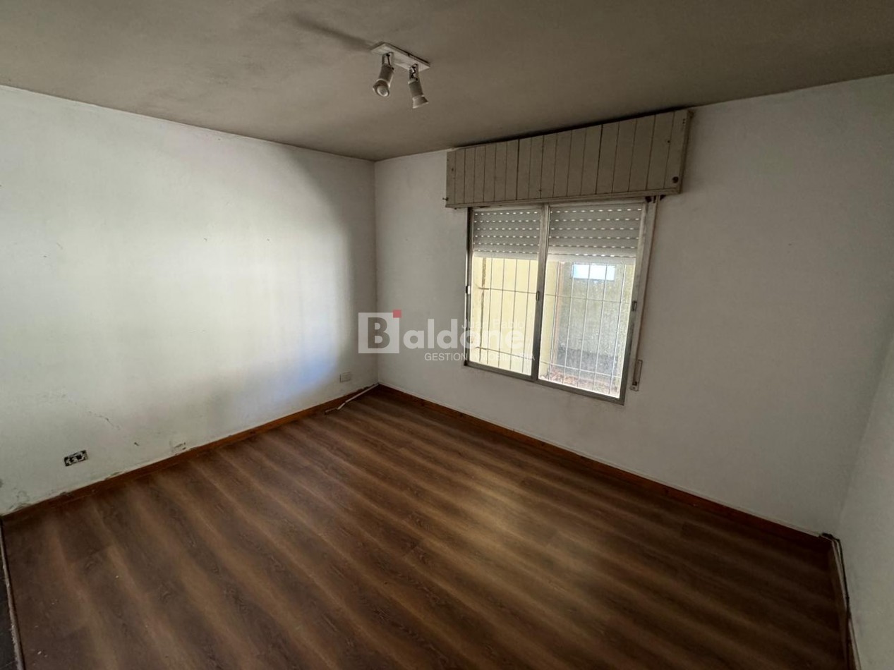 EN VENTA CASA + GALPON - CALLE 5 E/ 10 Y 8 - GRAL. PICO - LA PAMPA